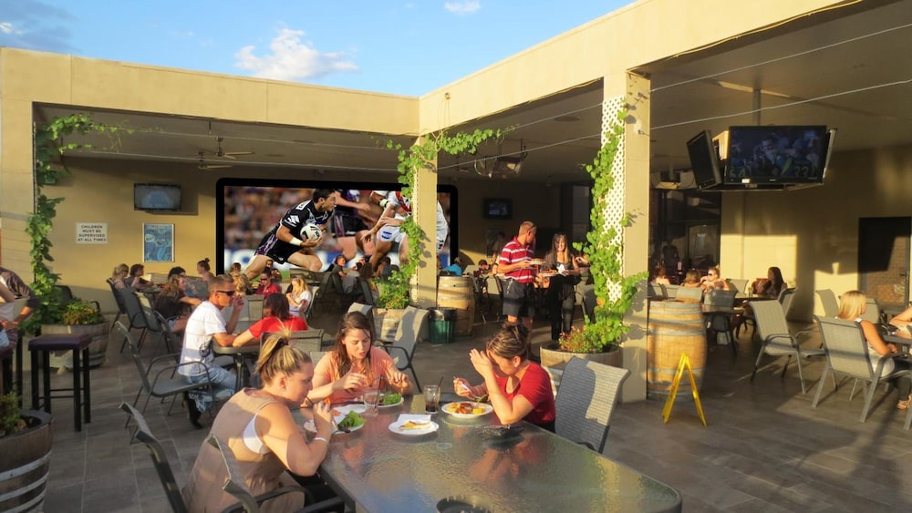 Amaroo Hotel 28/41