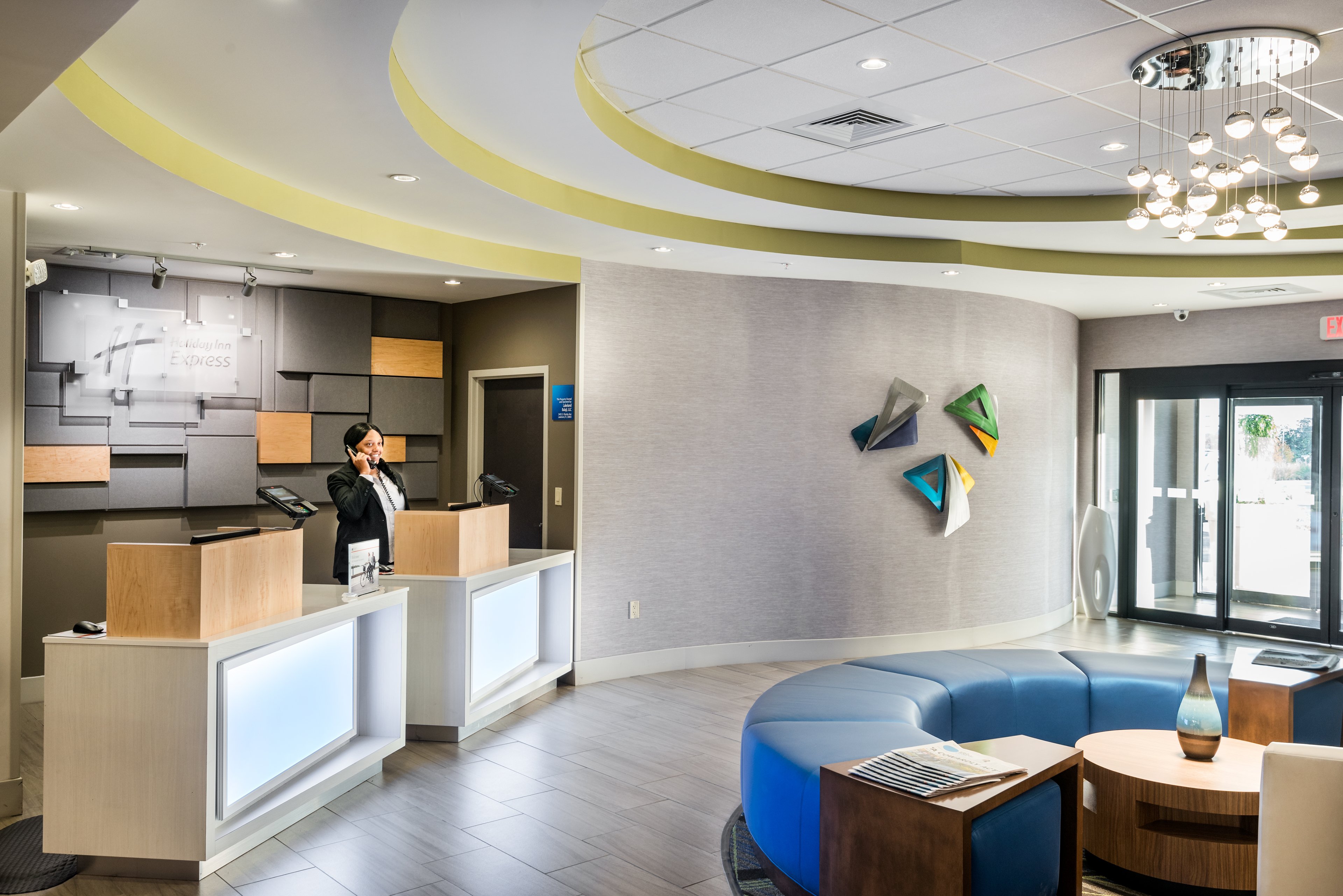 Holiday Inn Express And Suites Lakeland South 8/50