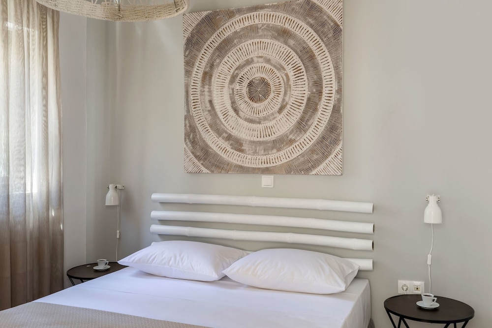Syra Suites 16/50
