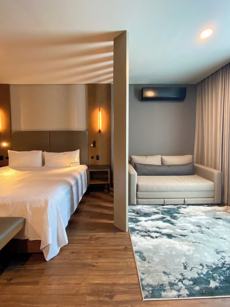 Deluxe, Suite, King Bed