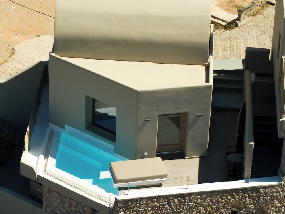 Black Diamond Suites Adults Only 5/50