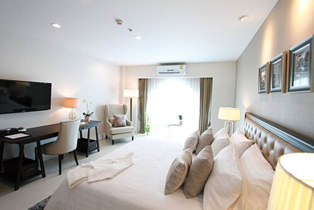 SN PLUS HOTEL 26/44