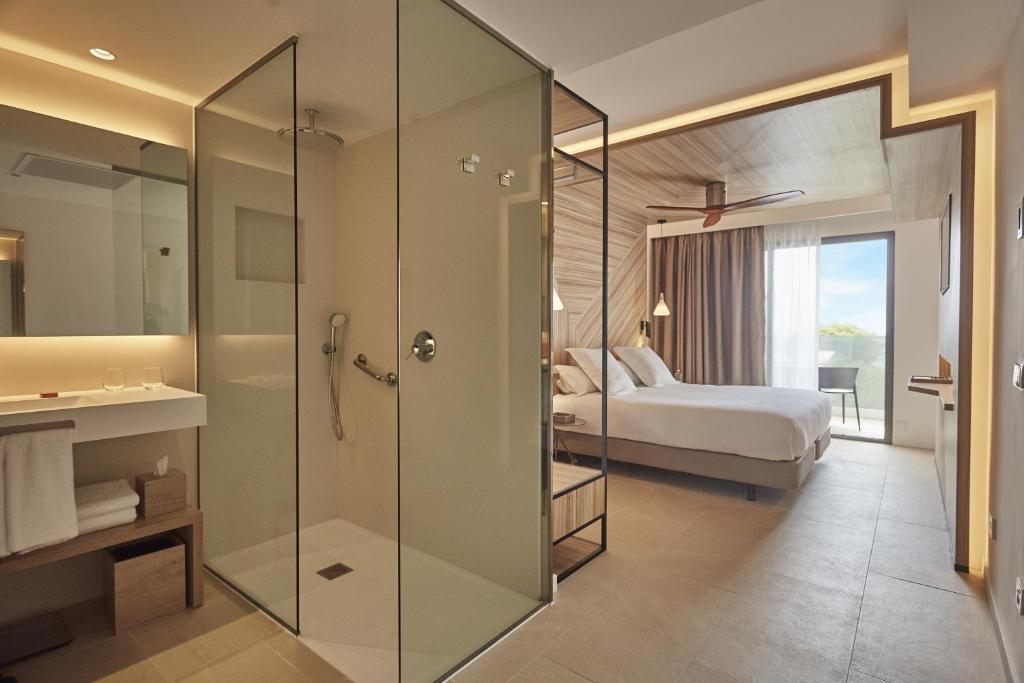 غرفة قياسية بسرير مزدوج بشرفة، Hotel Bordoy Alcudia Port Suites 2/2