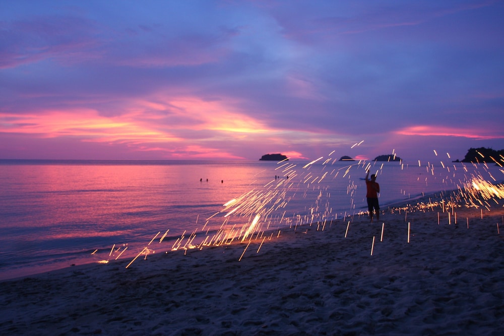 Siam Beach Resort 65/71
