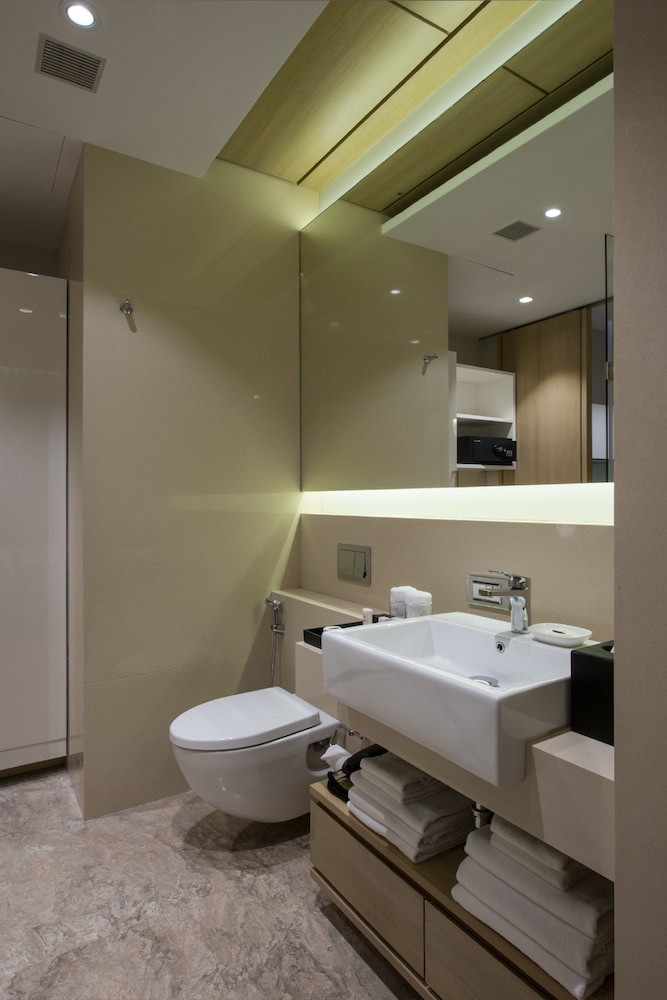 Eastin Residences Vadodara Apartment Hotel 34/35
