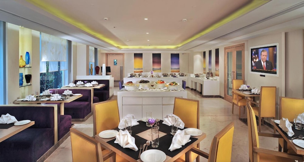 THE ASHTAN SAROVAR PORTICO 29/37