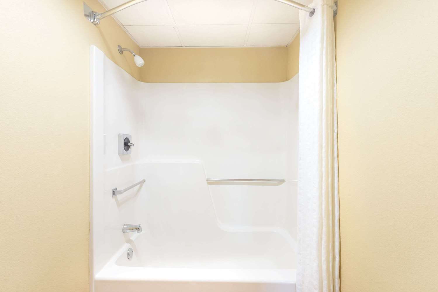 Days Inn By Wyndham Hagerstown 14/14
