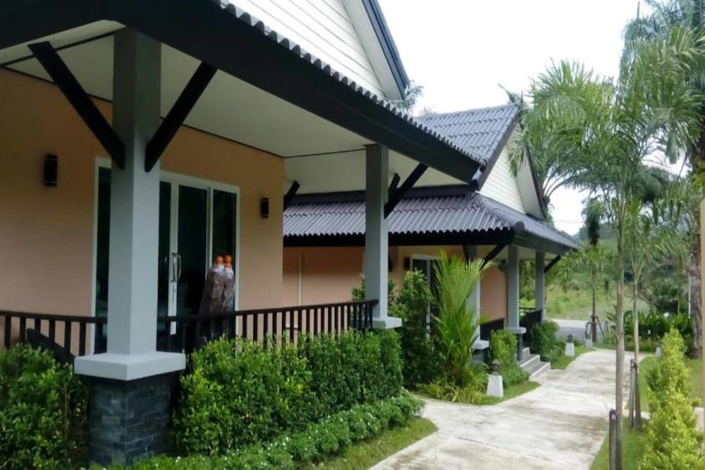 Palm Kiri Resort 6/45