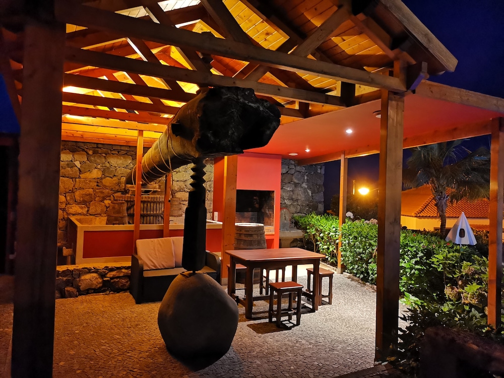 CASA DA CAPELINHA 10/66