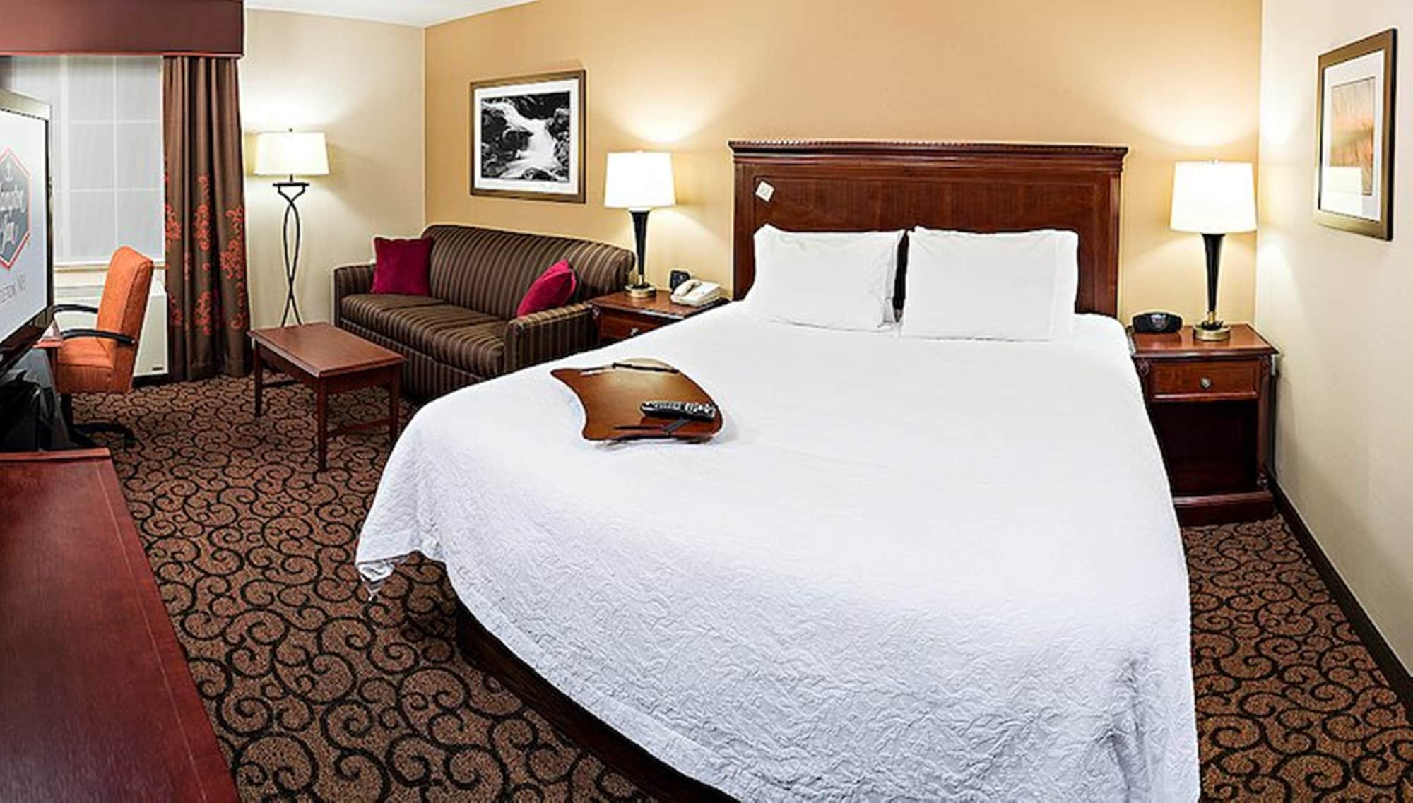 Room, King Bed, Sofa, Accessible