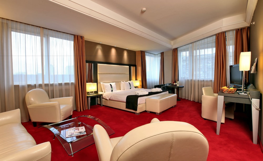 Holiday Inn Belgrade 30/71