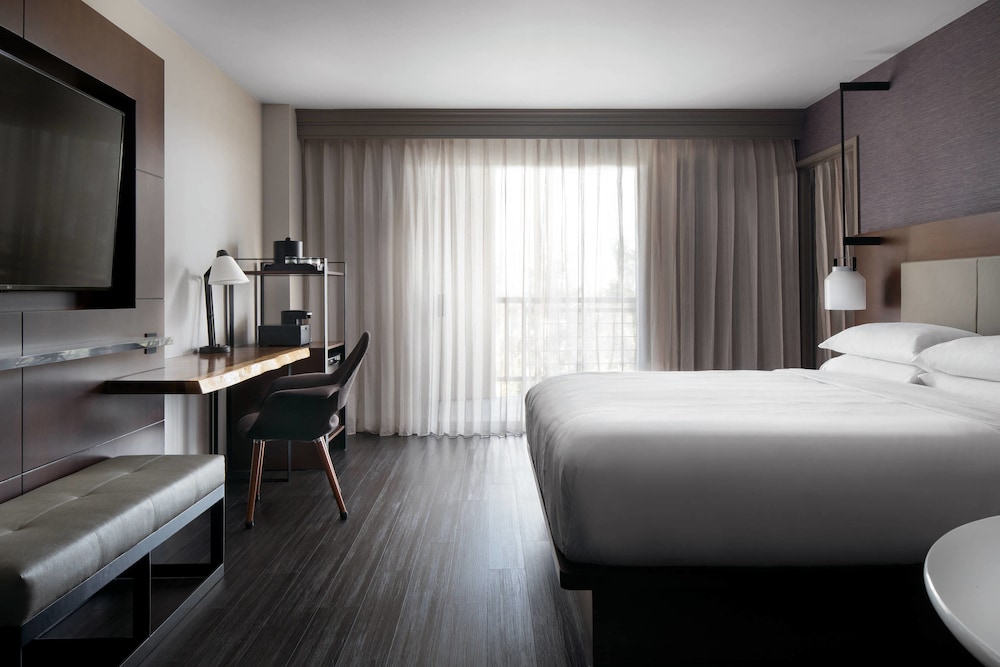 Visalia Marriott at the Convention Center 10/42