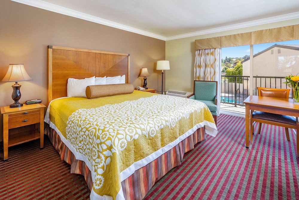 Aloha Inn 26/53