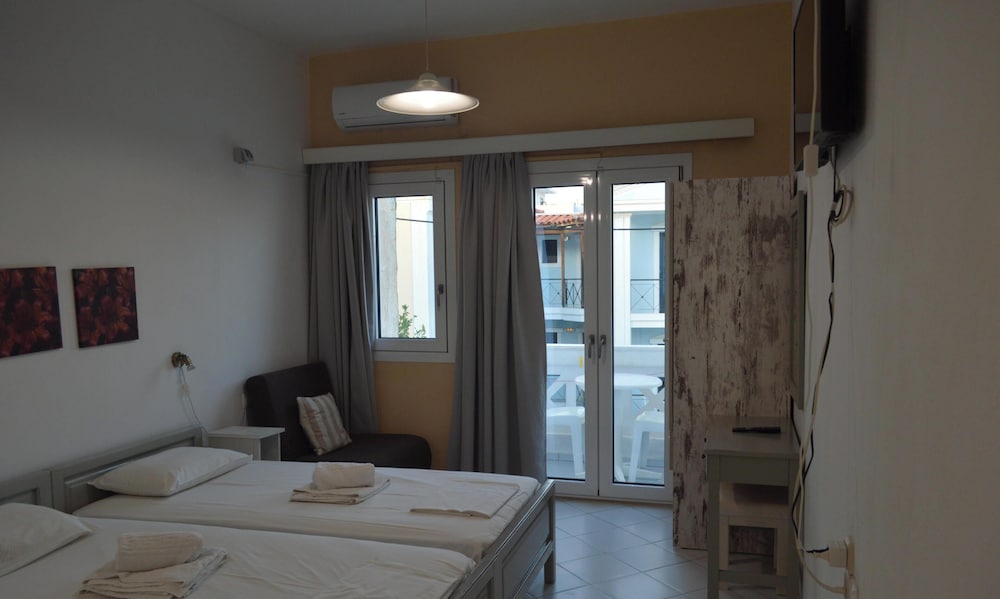 Renia Hotel 14/60