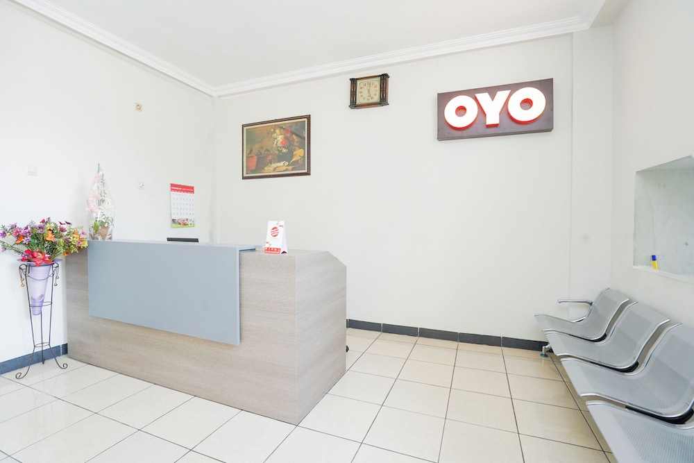 Oyo 2075 Graha Marina 10/54