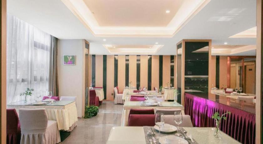 Lavande Hotel (Chongqing Nanping Pedestrian Street Wanda Plaza) 41/45