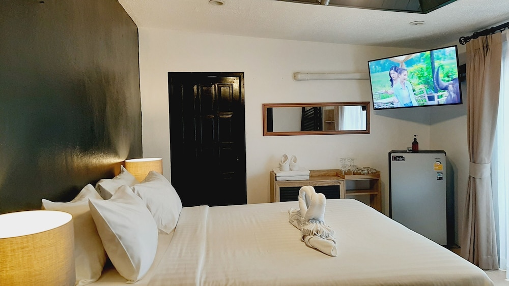 Harrys Steakhouse & Beach Hotel 12/50