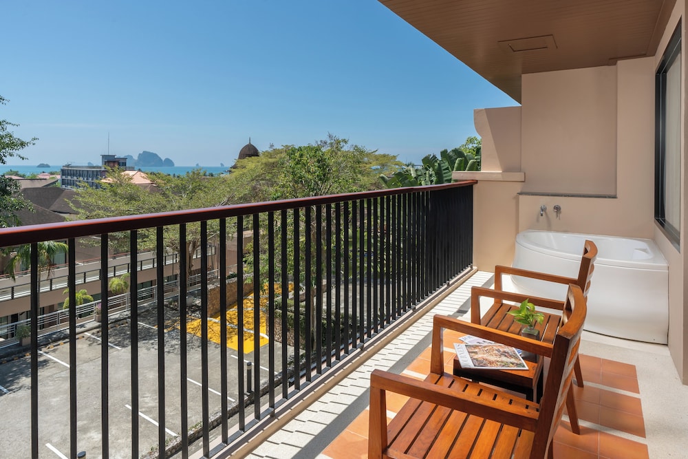 Avani Ao Nang Cliff Krabi Resort 7/75