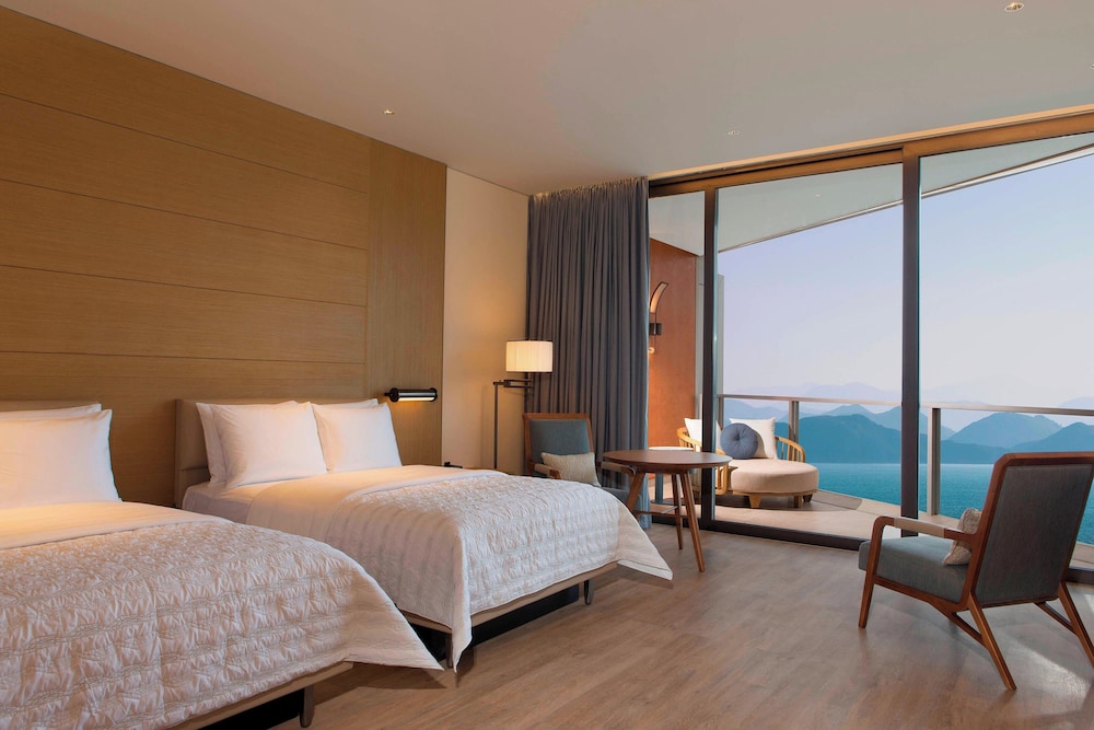 Room, 2 Double Beds, Ocean Front