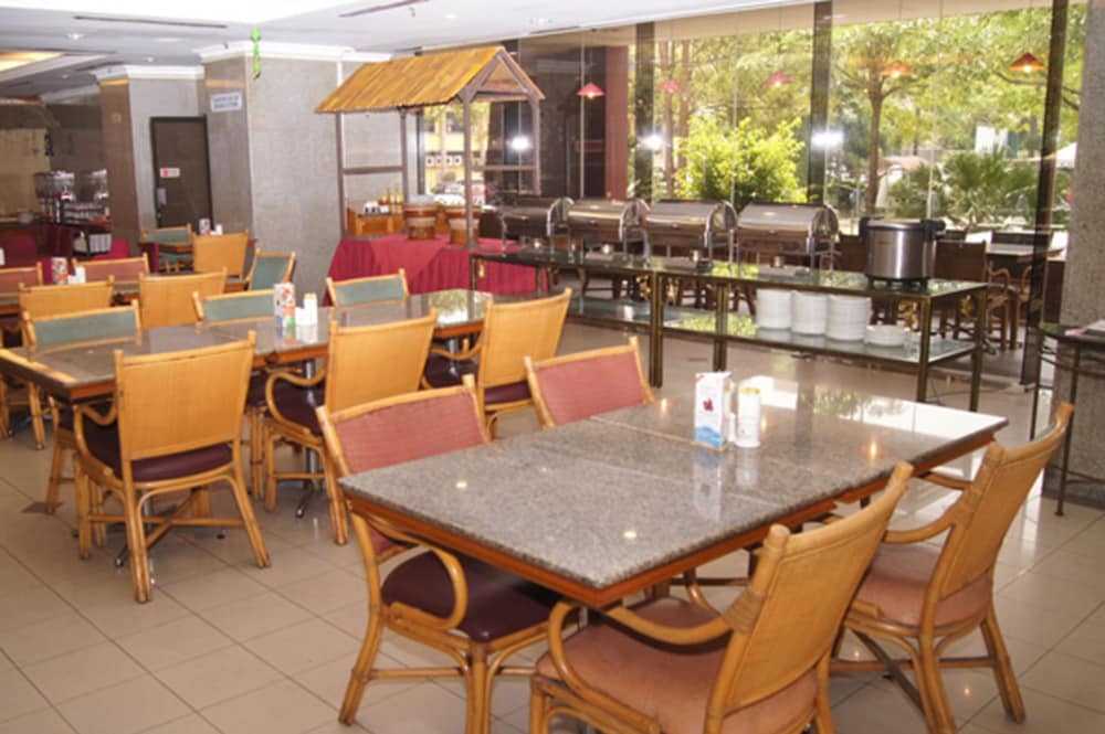 Hotel Grand Continental Kuantan 36/48