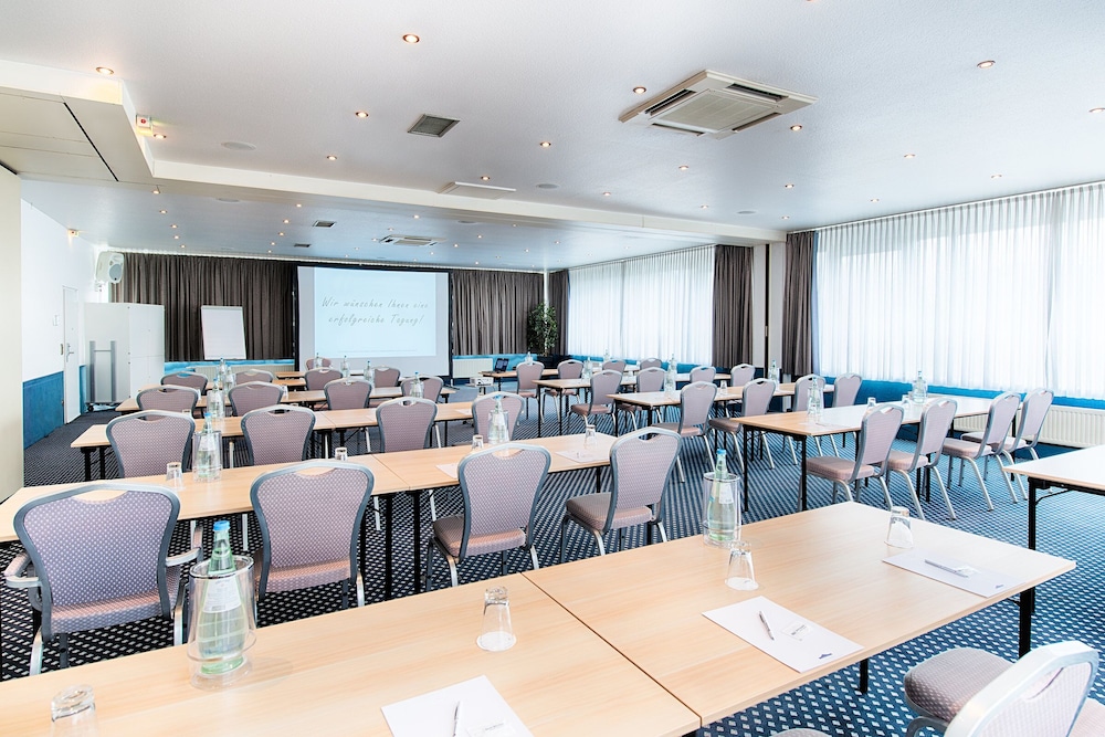 Holiday Inn - The Niu, Stream Monchengladbach 67/71