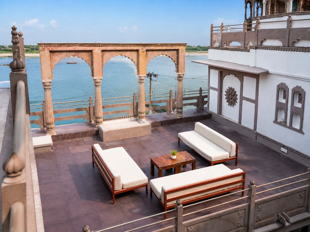Guleria Kothi 23/50