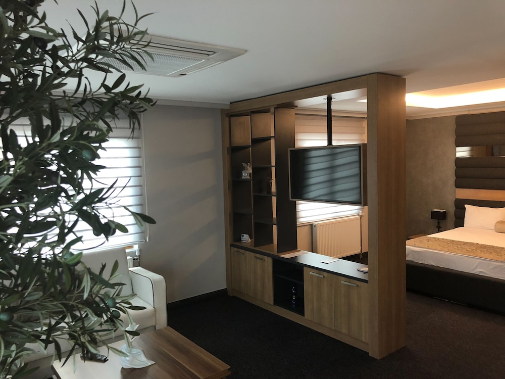 KALEVERA HOTEL 17/25