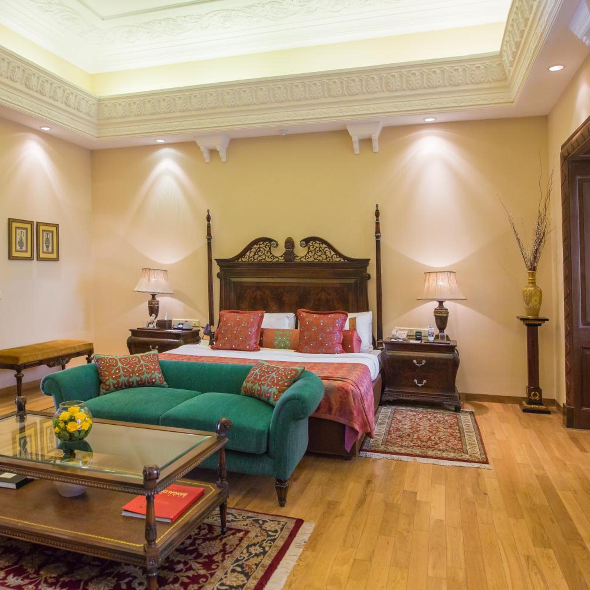 Maharana, Suite