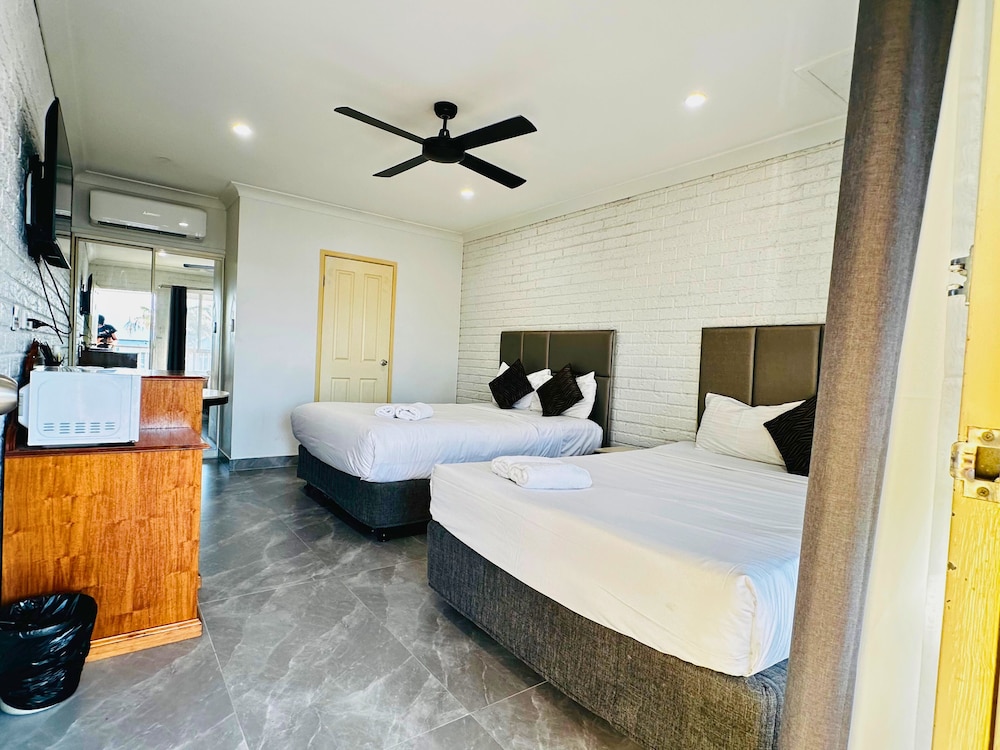 Aussie Rest Motel 8/72