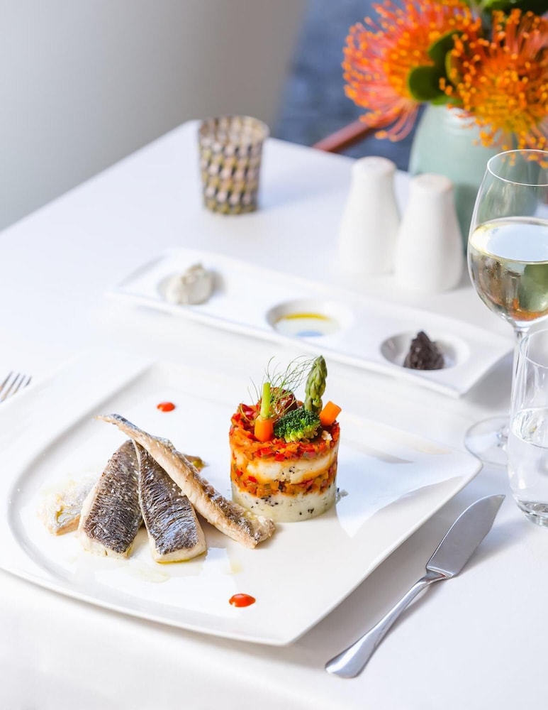 Castanheiro Boutique Hotel 48/58
