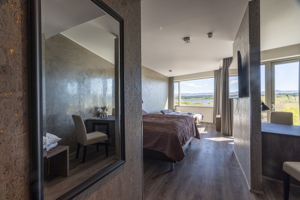 HOTEL KRIUNES 18/83
