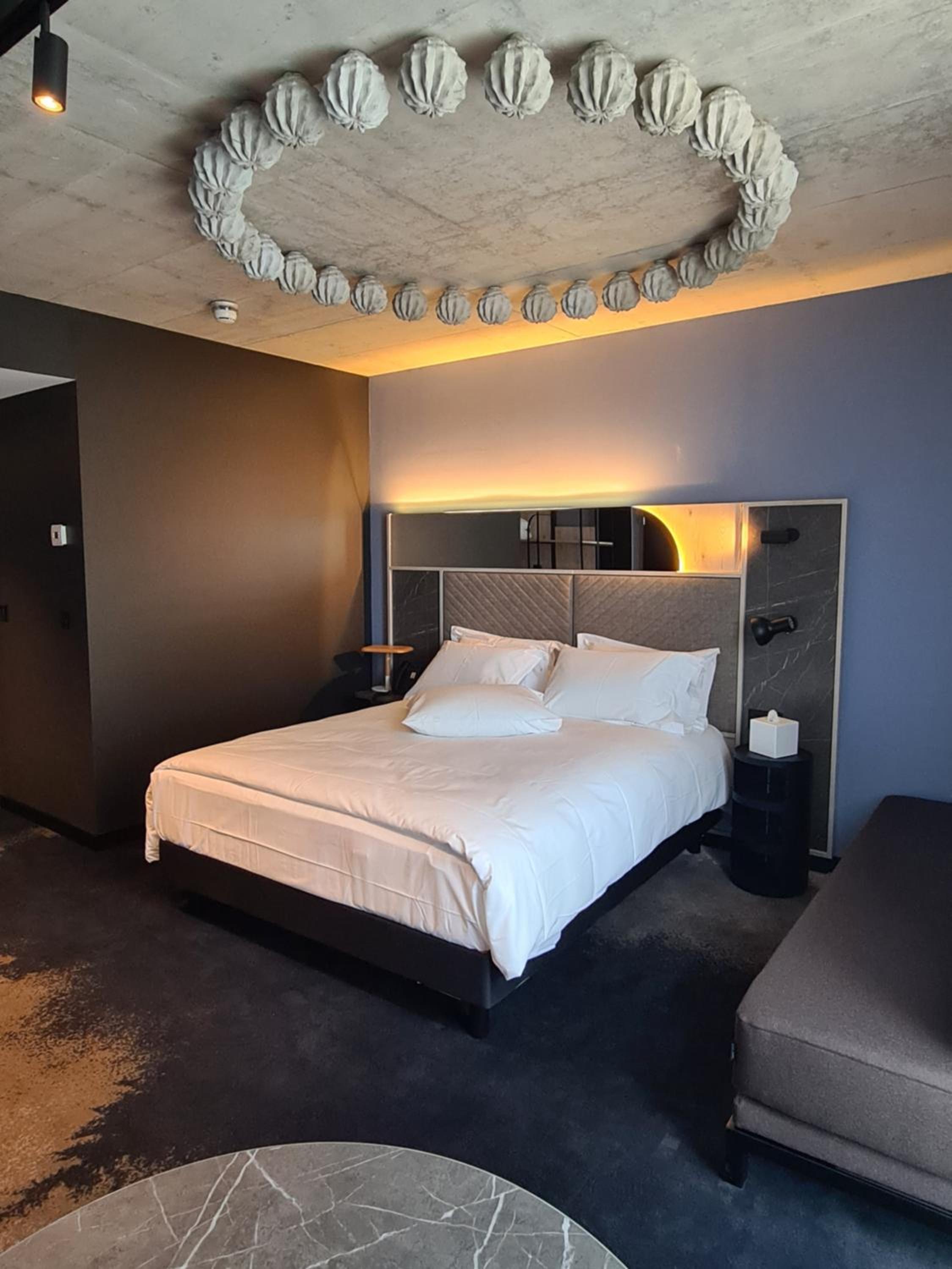 غرفة كلاسيكية سوبيريور بسرير كوين مع أريكة، Mercure Hotel Delemont 8/10