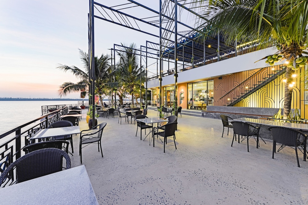 Ben Tre Riverside Resort 53/71