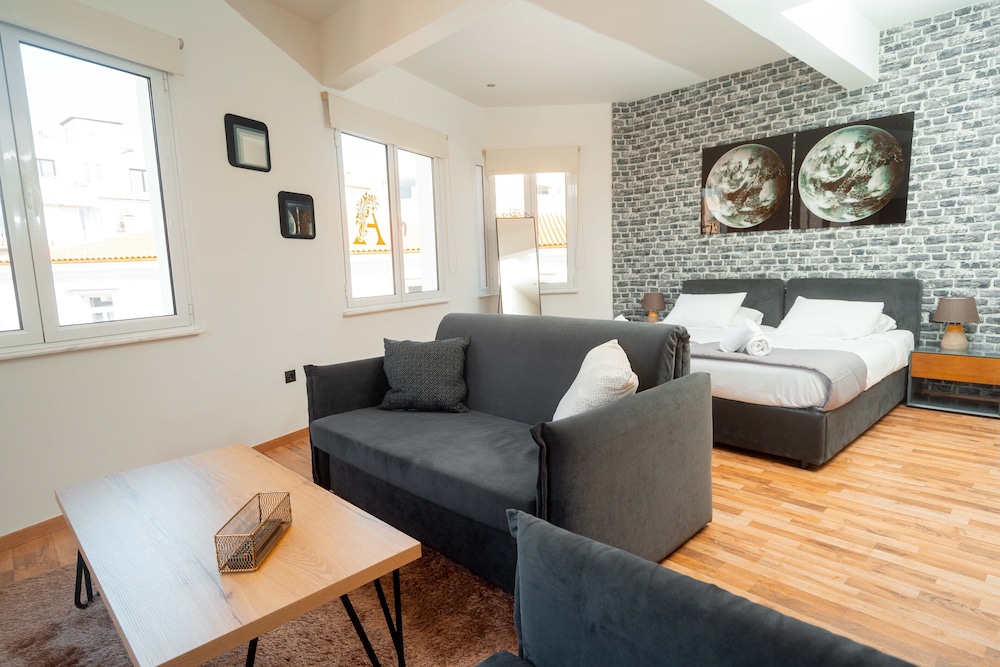 Athens Version Luxury Suites 54/70