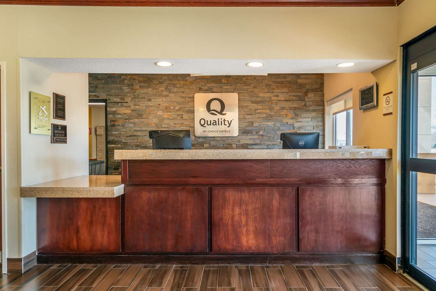 Quality Inn and Suites Bay City 6/34