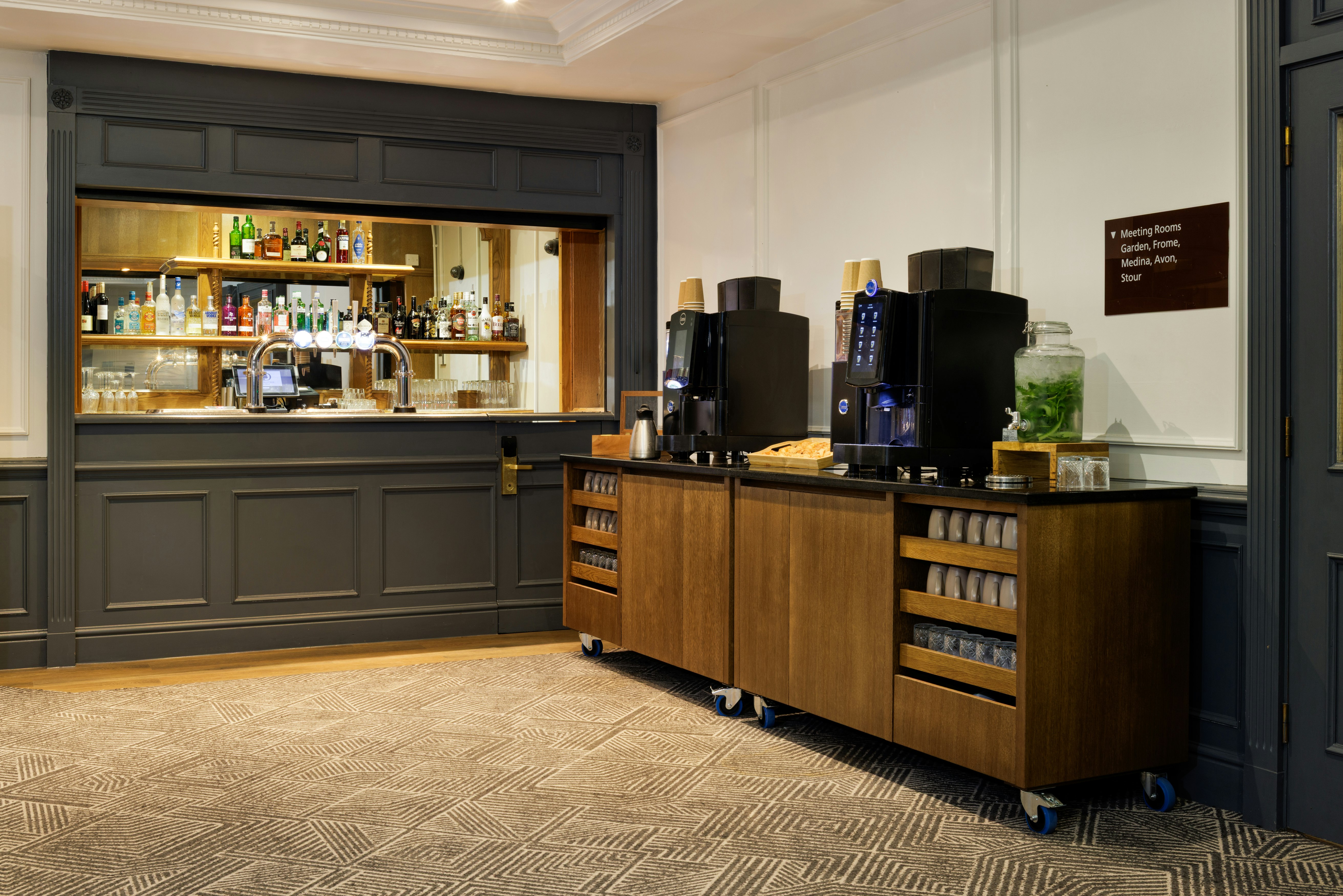 DOUBLETREE BY HILTON SOUTHAMPTON 67/93