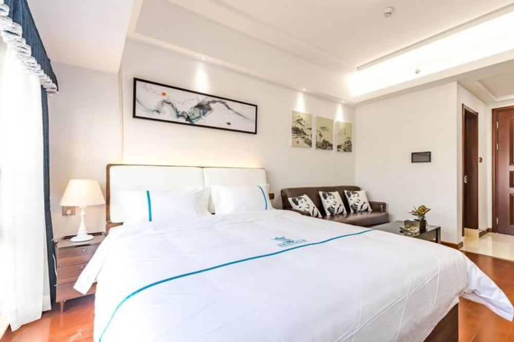 Comfort, Queen Bed