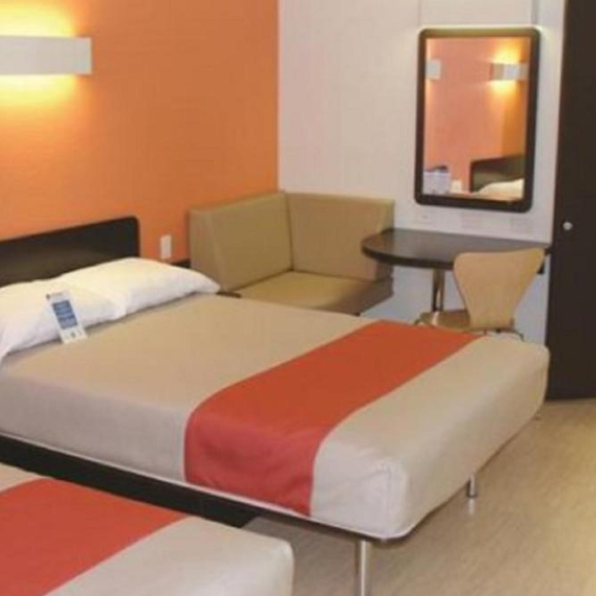 2 QUEEN BEDS NON-SMOKING