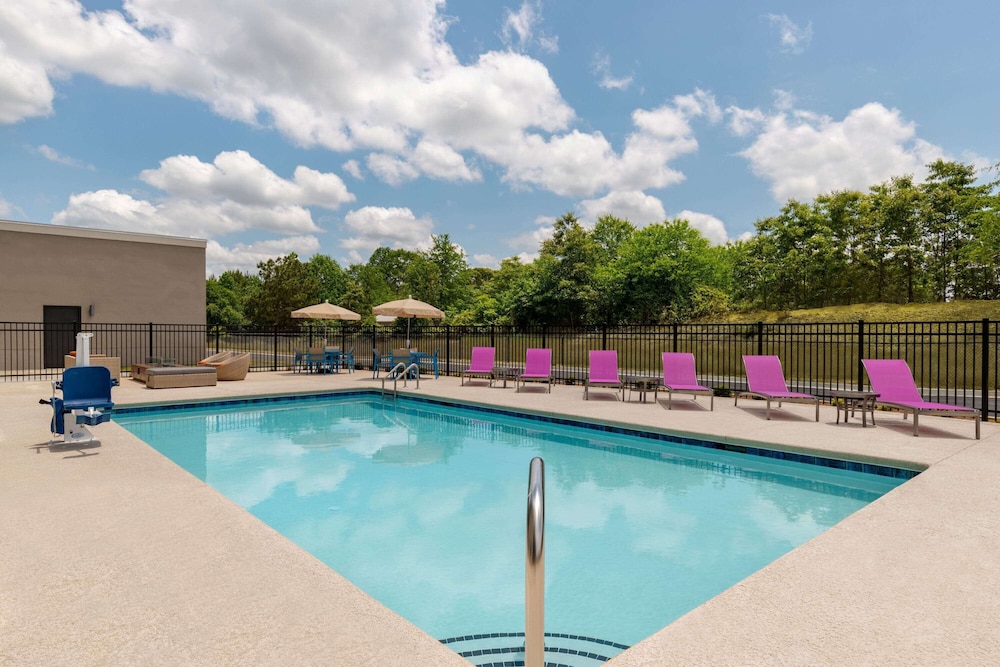 La Quinta Inn and Suites by Wyndham Braselton 34/60