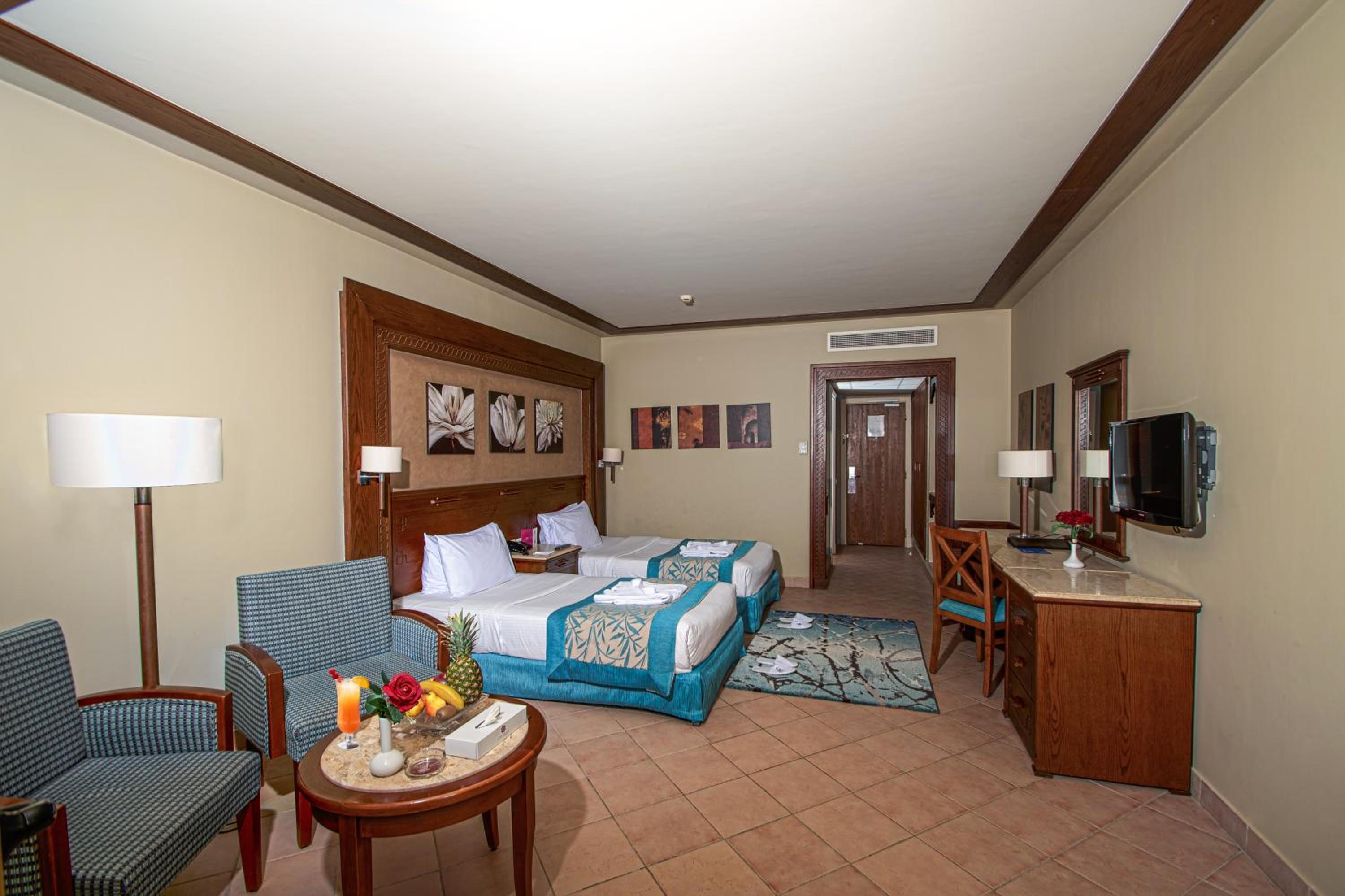 Superior Room with Sea View 2+1، Charmillion Club Resort 5/7