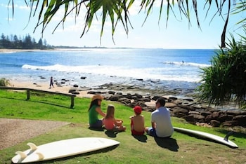 Moffat Beach Motel 40/62