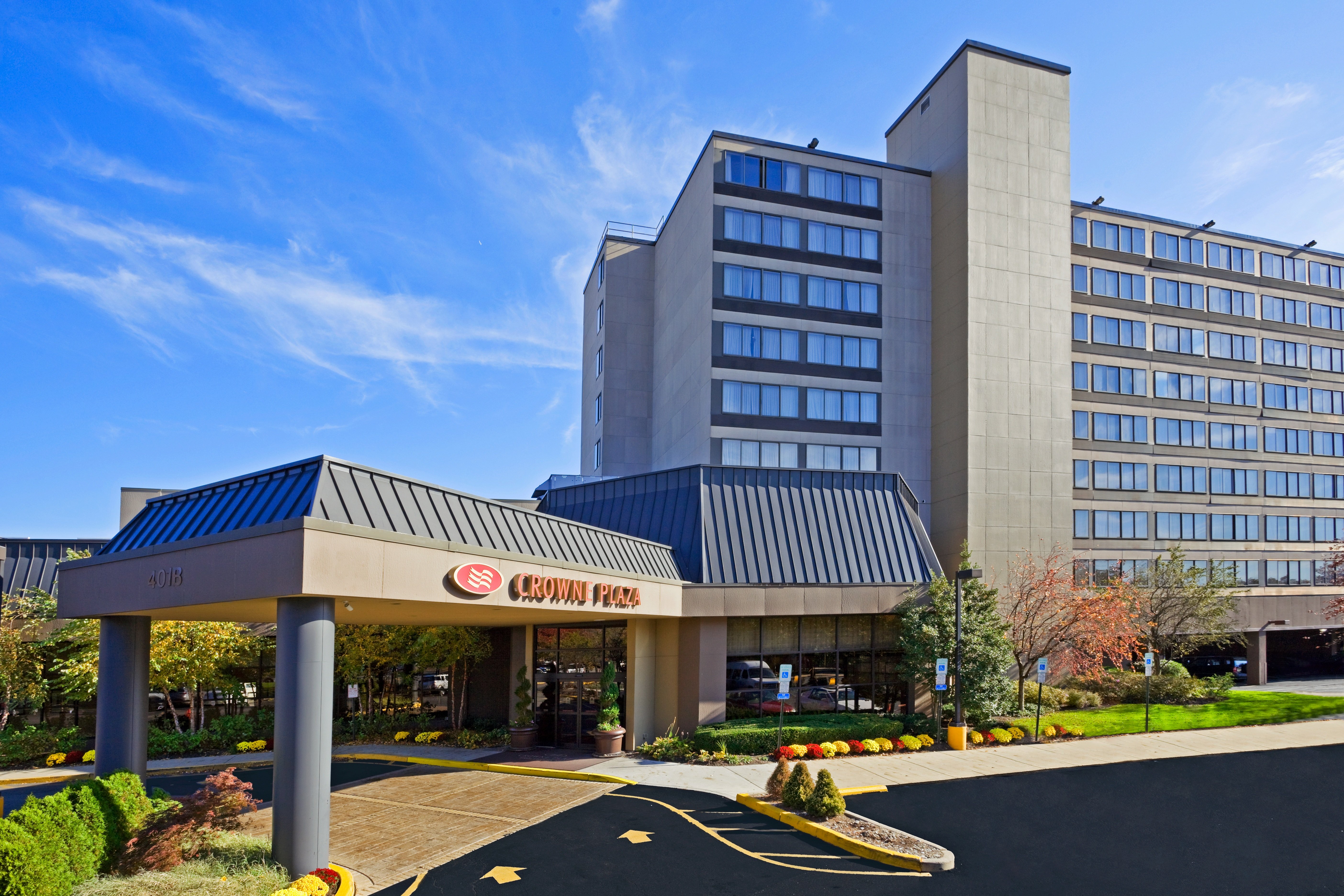 Crowne Plaza Englewood 47/48