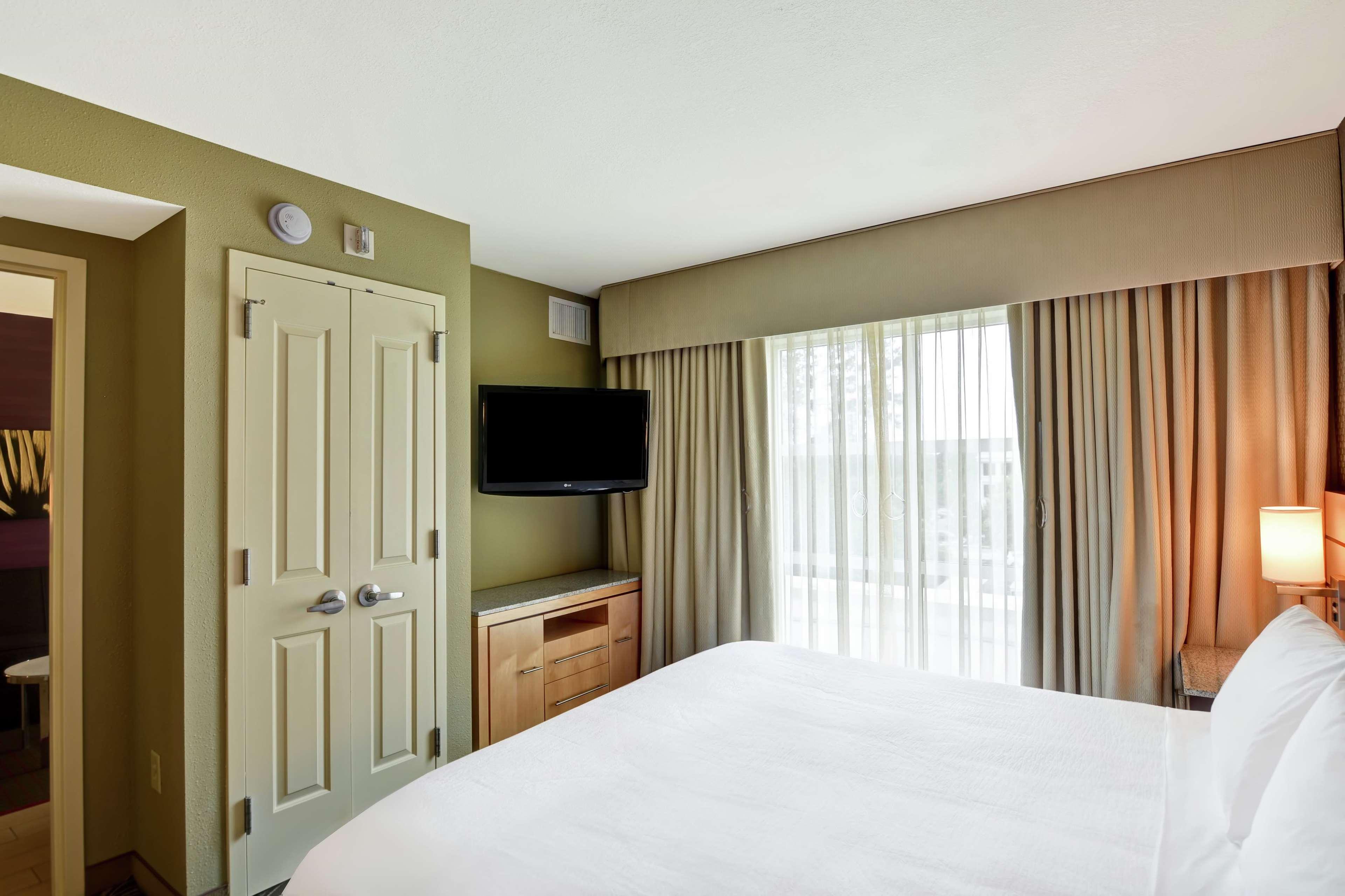 1 BEDROOM, SUITE, KING BED, ACCESSIBLE