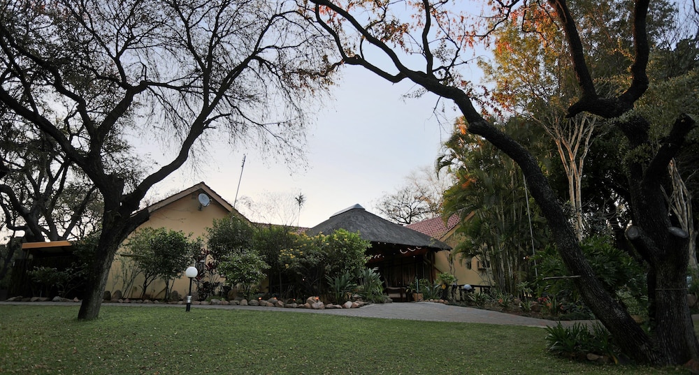 Sunbird Lodge - Guest House 13/40