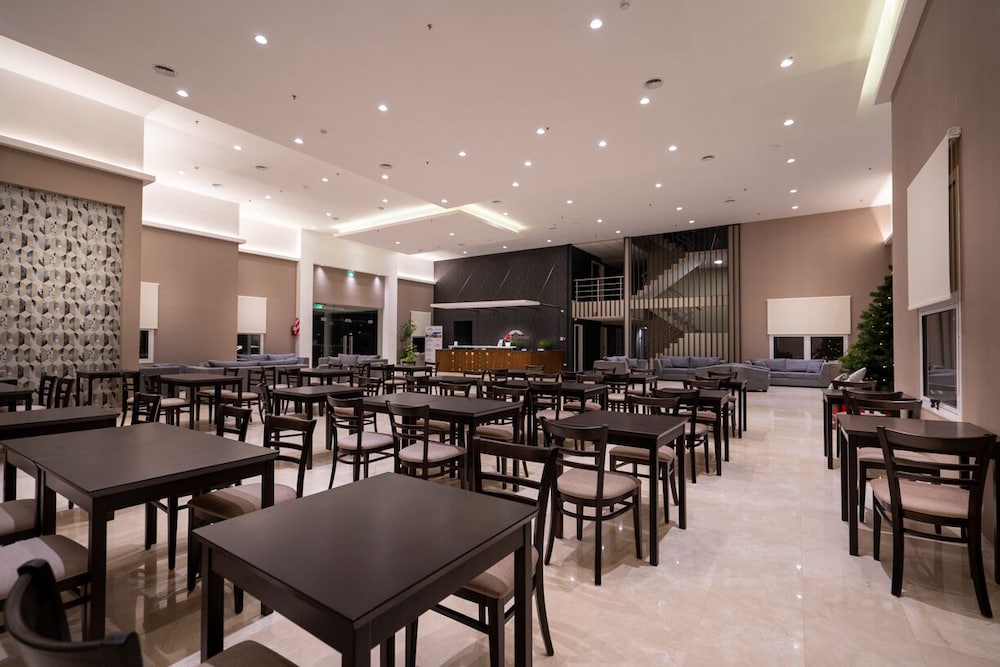 Howard Johnson By Wyndham La Plata 22/28