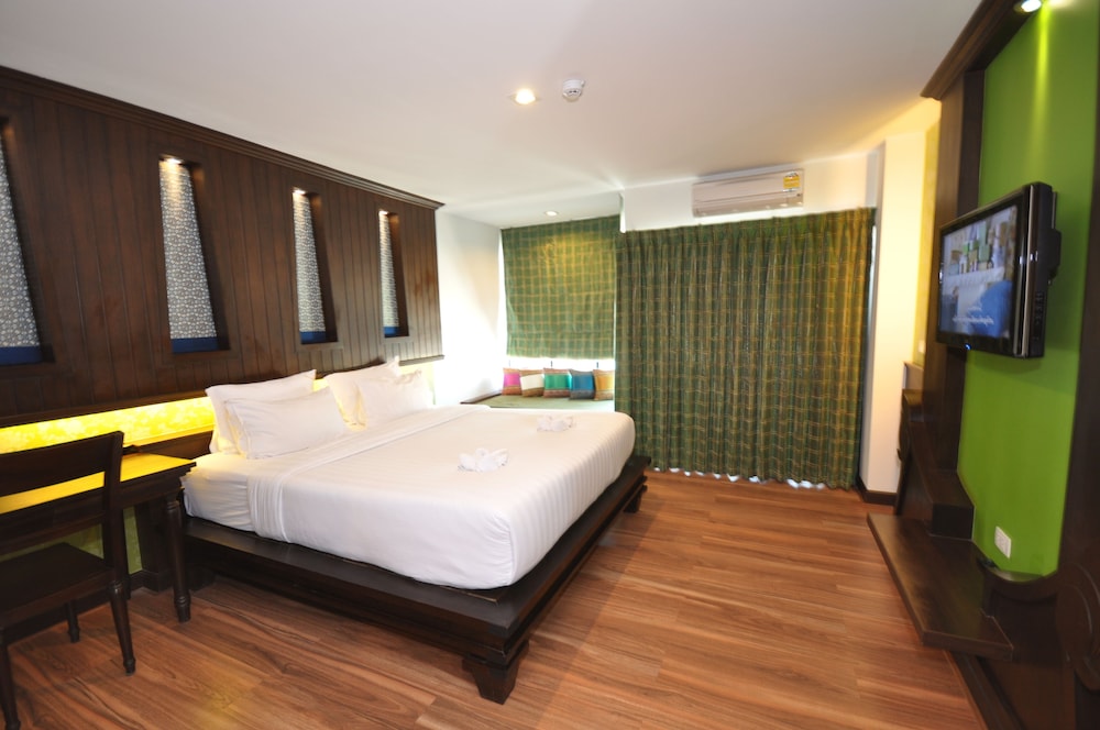 Chalelarn Hotel 8/41