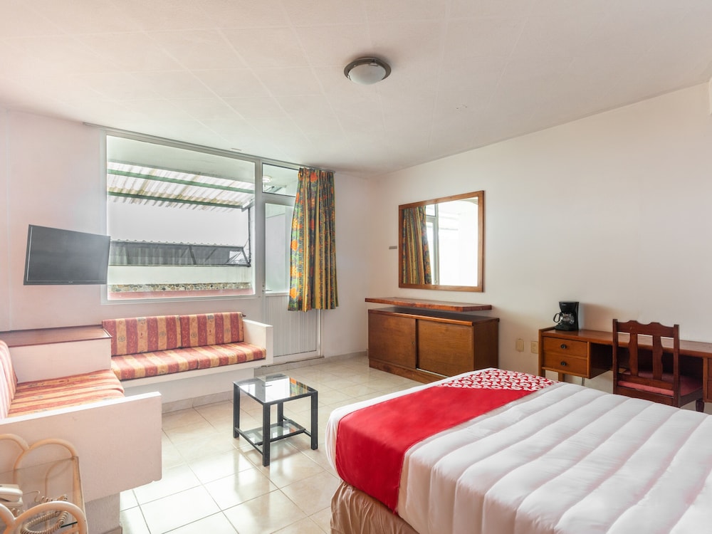 OYO Hotel Casa Blanca 15/35
