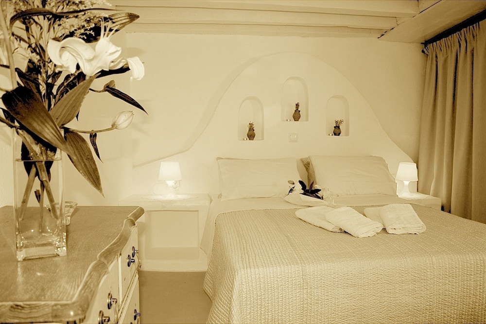 Mariakis Luxury Studios 42/42