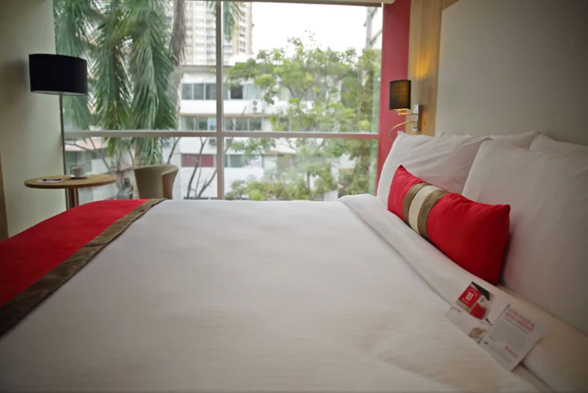 ROOM, ACCESSIBLE