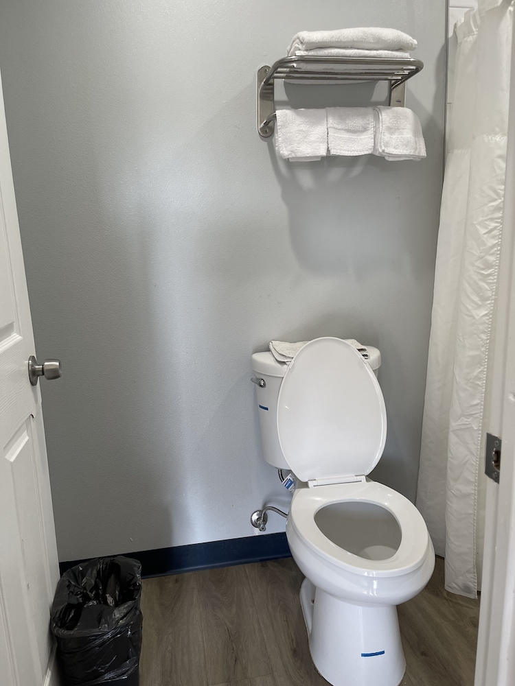 SOFI MOTEL 20/20